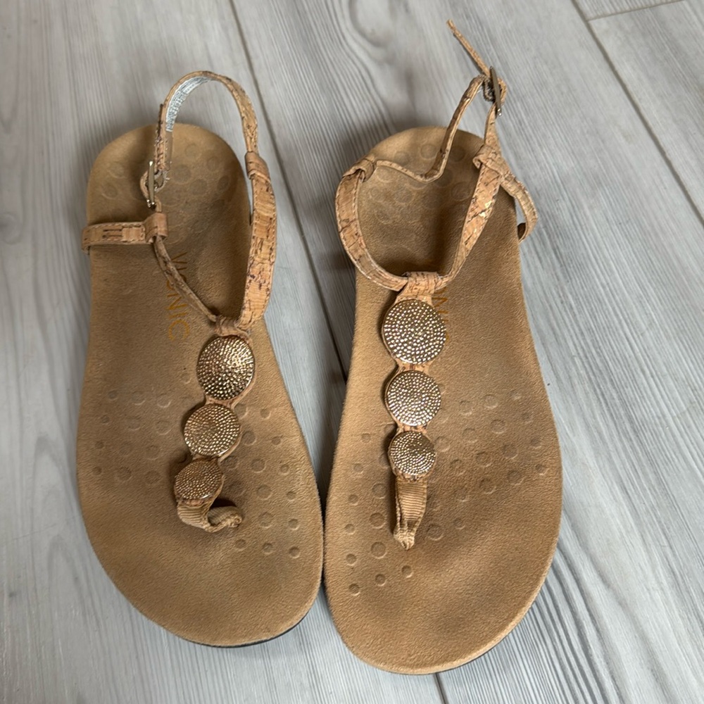 Vionic Lizbeth Women's T-strap Orthotic Sandal Size 6 gold / tan